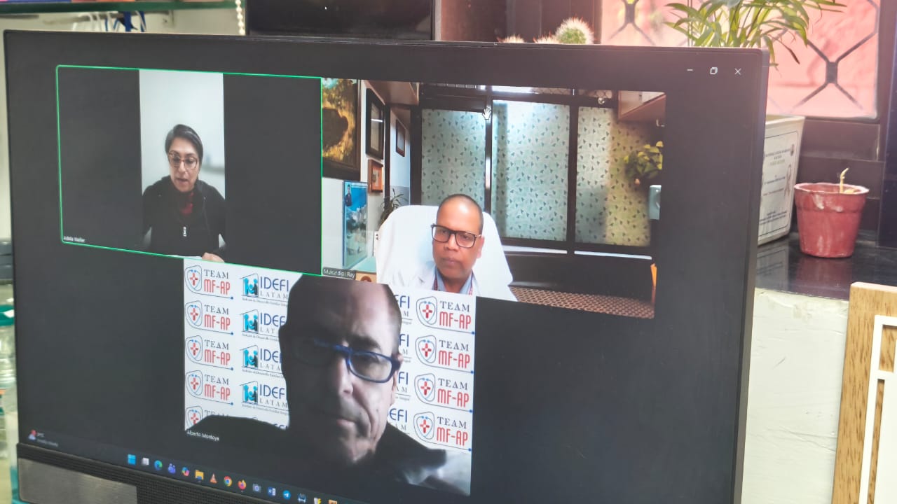 Foreign Doctor Consults Indian Doctor for Surgery